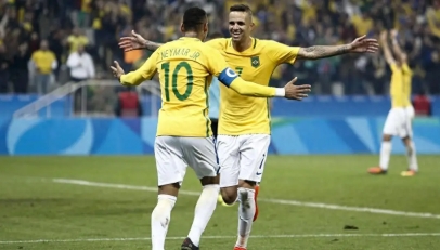 辽宁男篮领取总冠军戒指 辽宁男篮领取总冠军戒指